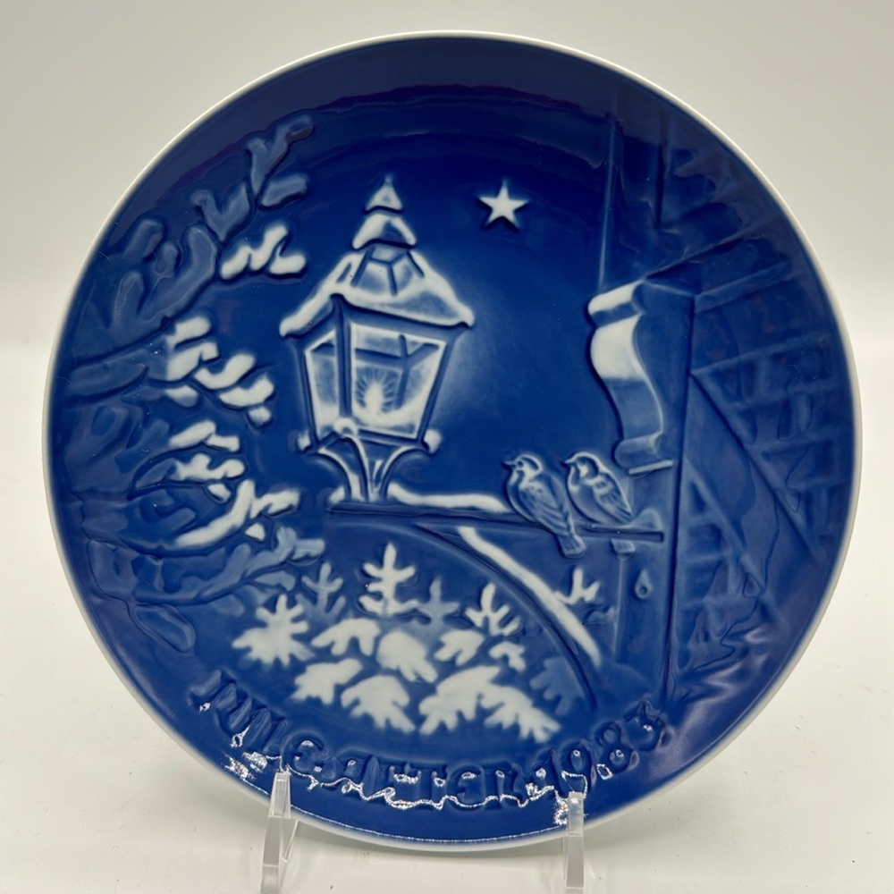 Bing and Grondahl 1983 “Christmas in the Old Town”